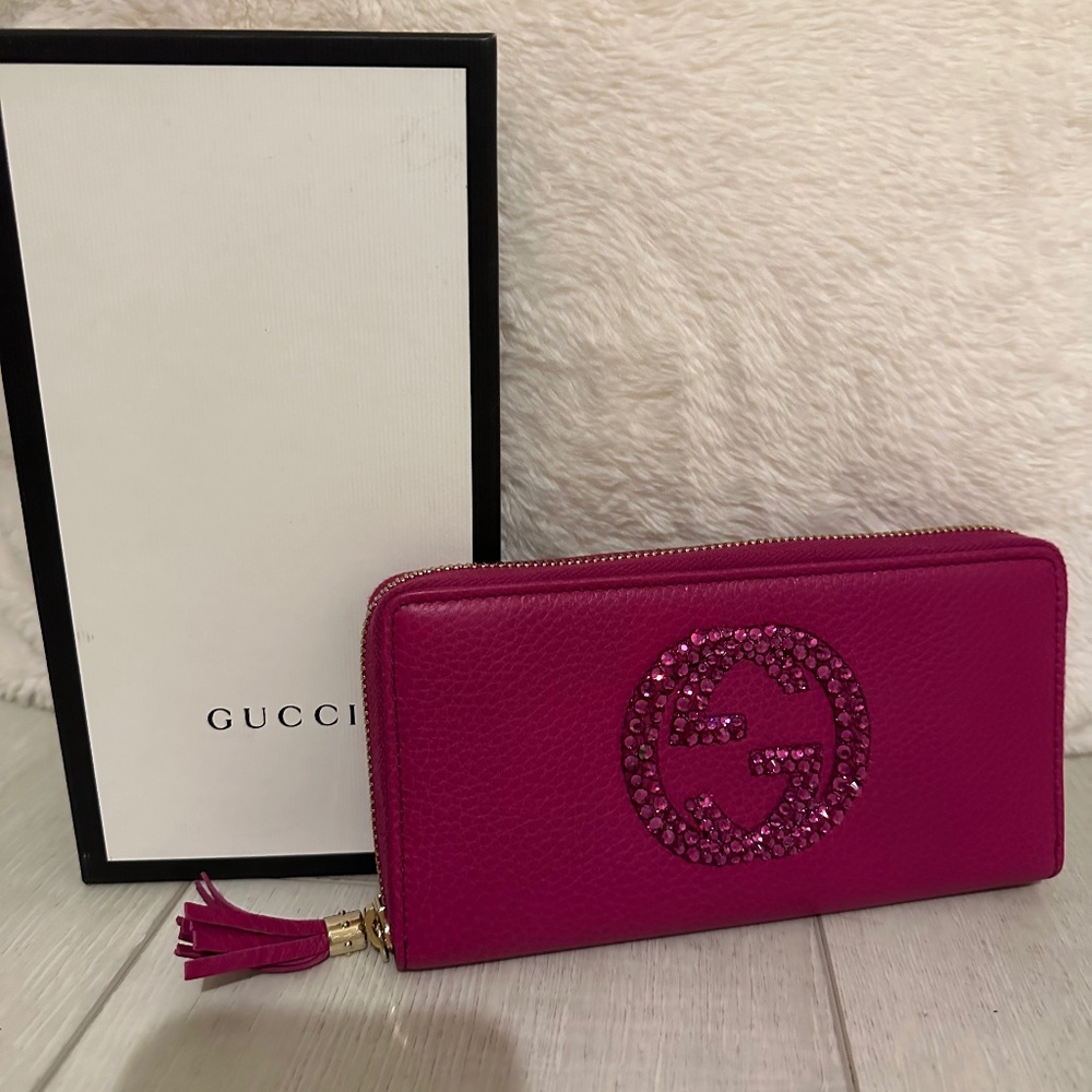 Gucci zippy wallet